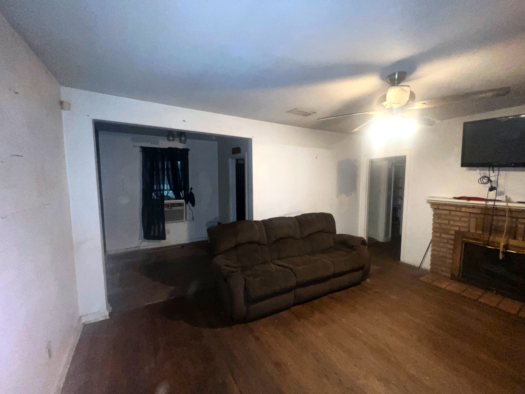 Living room before renovation